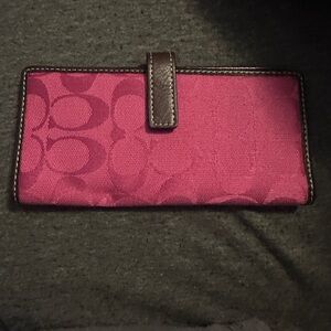 Coach Signature Wallet Hot Pink Leather Trim & Interior. ID/4 cards. Cash/cb